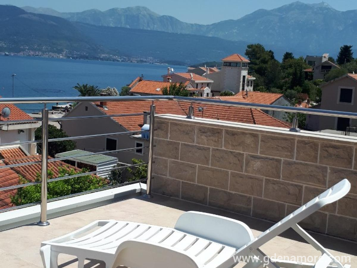 Penthouse sa pogledom na more, apartman, privatni smeštaj u mestu Krašići, Crna Gora - IMG-5bd0bac6334d4a473df360ecee3c84ff-V